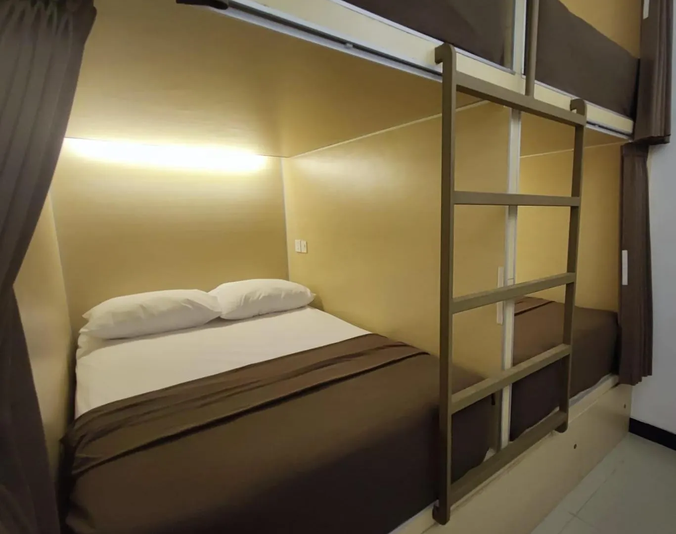Fora Capsule Hostel Tuban Kuta Lombok Indonesia